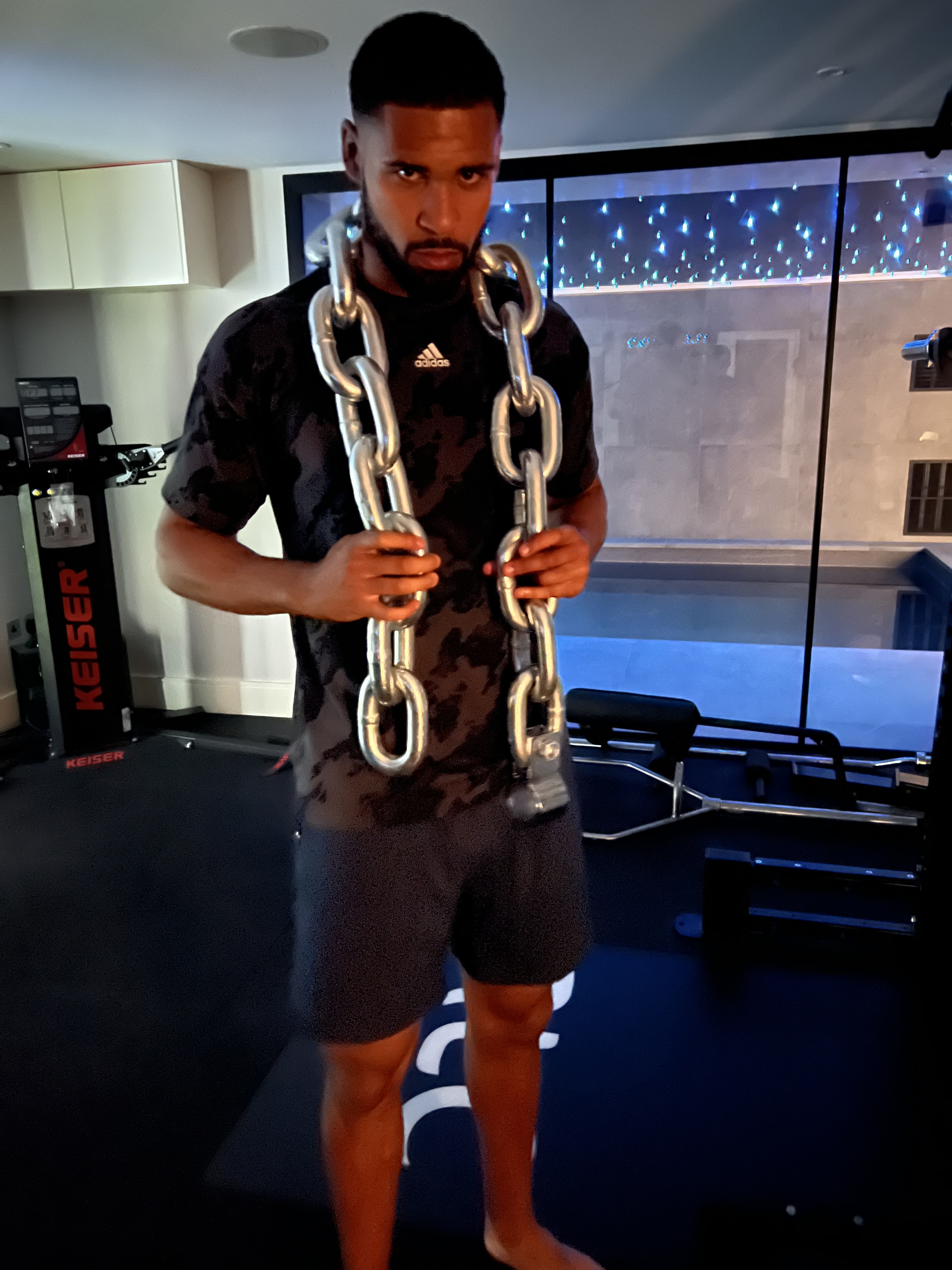 Chains training in the gym